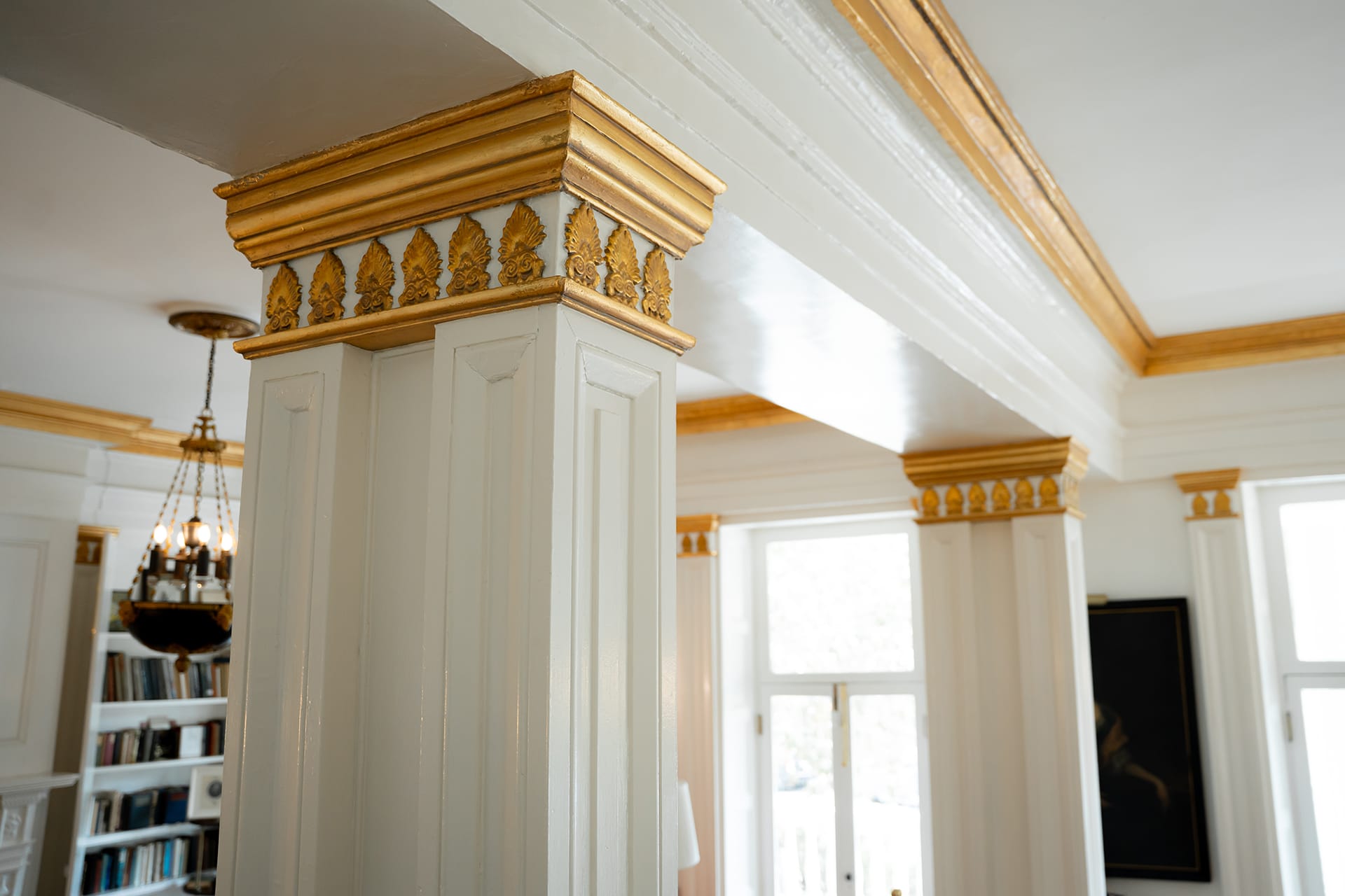 20 South Battery Gold Details